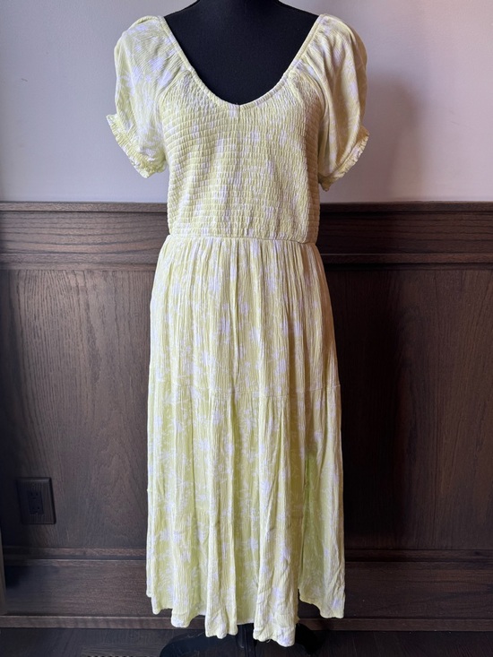 Ultra Flirt Dresses & Skirts - Ultra Flirt Light Yellow Green floral smocked Dress  1X